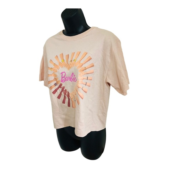 Barbie heart shaped multicultural Barbie hands graphic print tshirt size small - Picture 12 of 16